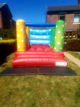 Bouncy castle hire - Photo 6