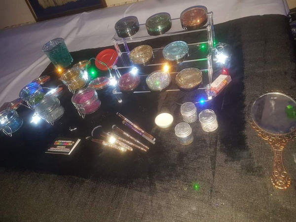 Face painting & Glitter - Photo 8