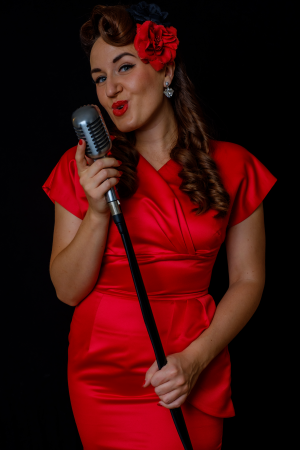 Miss Holiday Swing - Photo 3