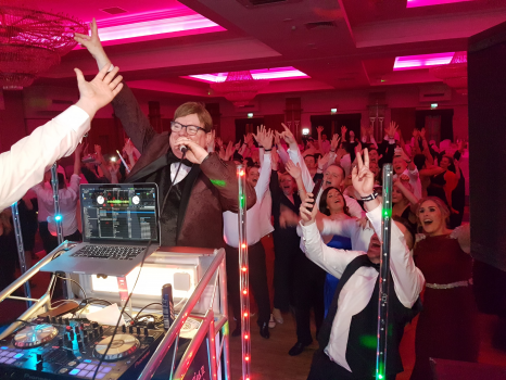 Stevie Dee Multi Award Winning Wedding DJ and Mc
