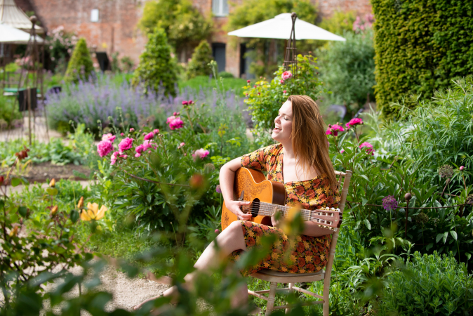 Mary Grace - Photo 2