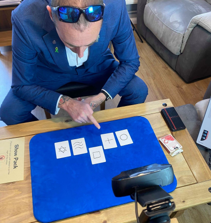 Virtual online show for the family   - Photo 2