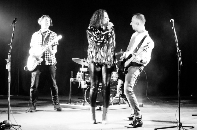 Candy and the Sound - Photo 2