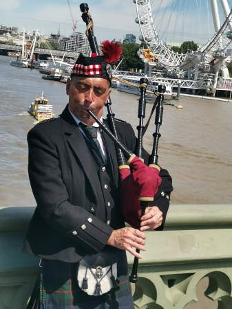 Bagpiper - Photo 5