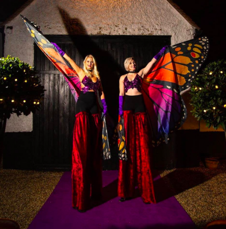 Stilt Walkers - Photo 3