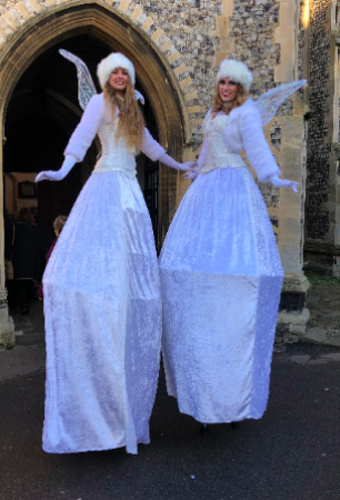 Stilt Walkers - Photo 5