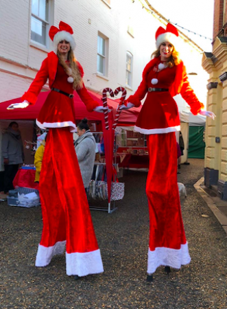 Stilt Walkers - Photo 6