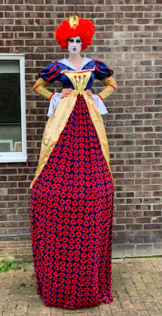 Stilt Walkers - Photo 8