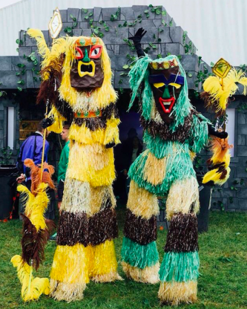 Stilt Walkers - Photo 9