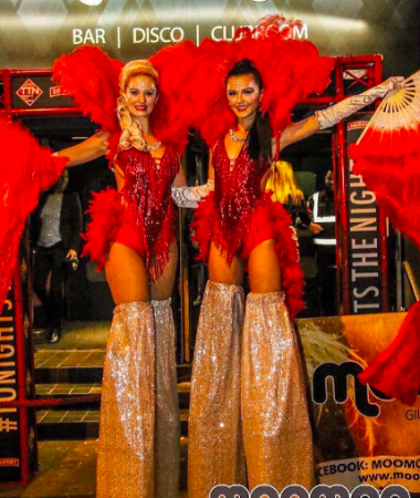 Stilt Walkers - Photo 10