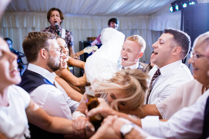 The Review - Photo 7