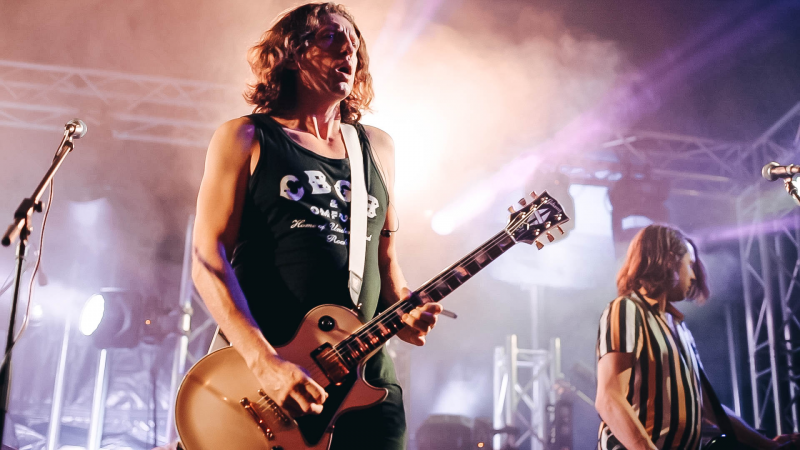 The Review - Photo 11