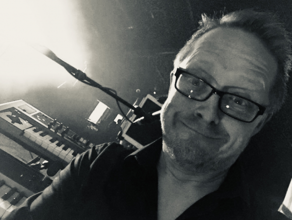 Mirror Effect - Photo 9