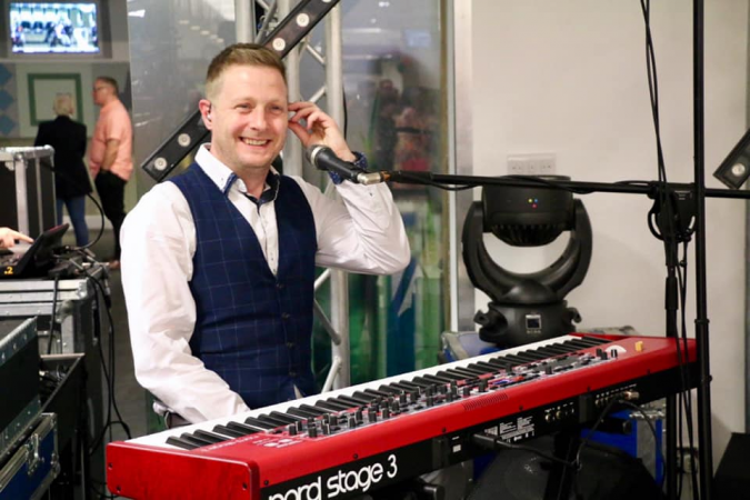 Lively Irish Band - Photo 15