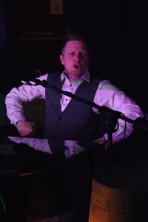 Lively Irish Band - Photo 17