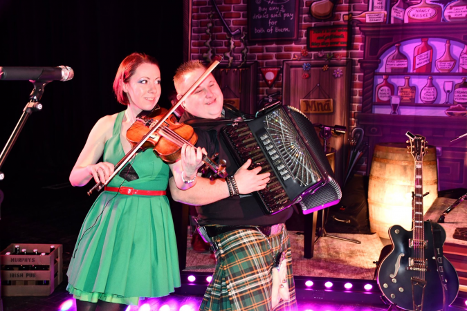 Lively Irish Band - Photo 20