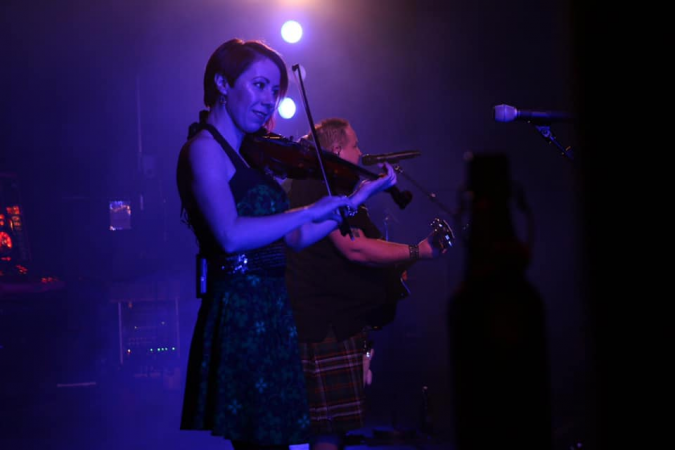 Lively Irish Band - Photo 10