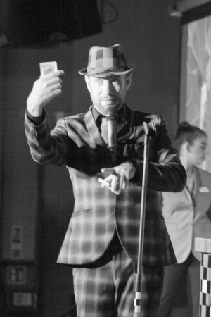 Richie Austin International Comedy magician  - Photo 9