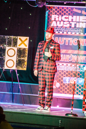 Richie Austin International Comedy magician  - Photo 11