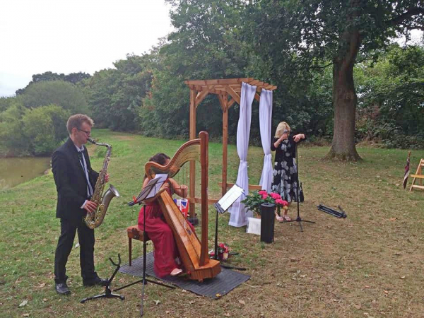 Lizzy Bennie Musician - Photo 10