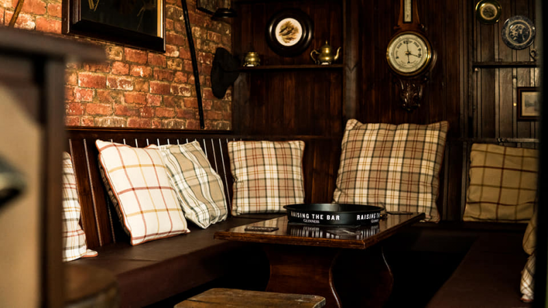 The Irish Rover - Pub on Wheels - Photo 4