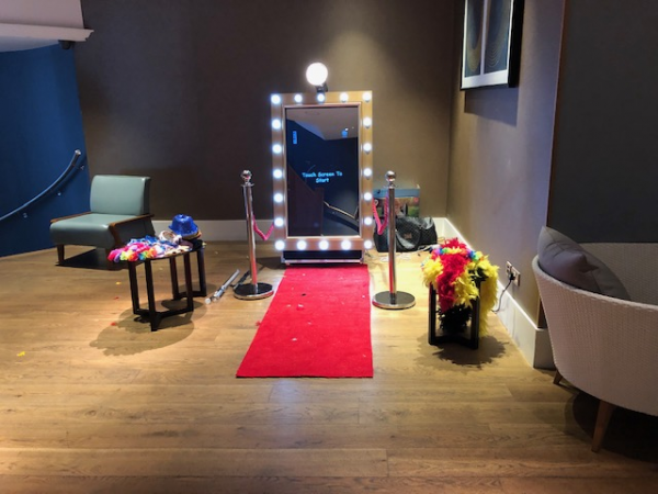 Magic Mirror Photo Booth - Photo 5