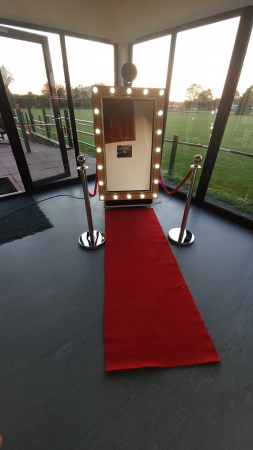 Magic Mirror Photo Booth - Photo 8