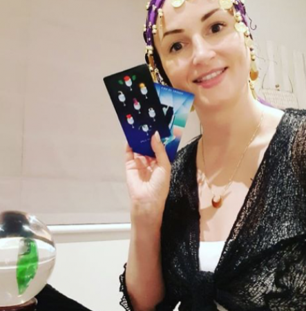 Nicola Kelleher Fortune Teller - Photo 16