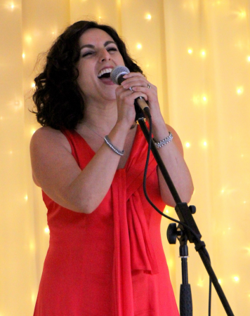 Joanna Lee - Photo 6