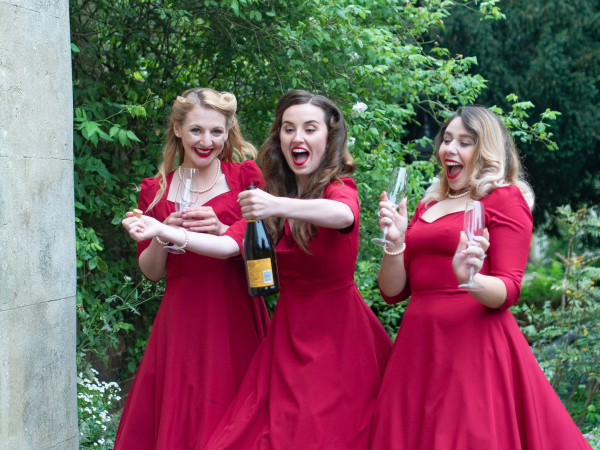 The Jingle Belles - Photo 4