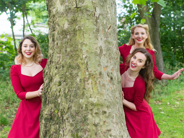 The Jingle Belles - Photo 5