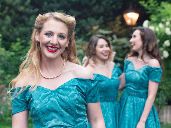 The Jingle Belles - Photo 6