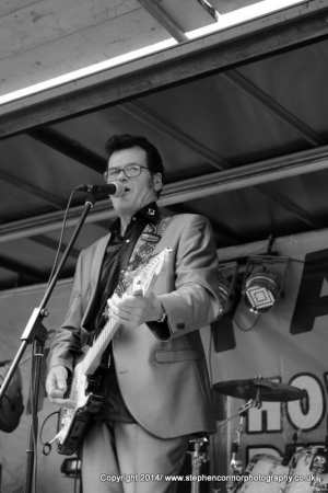 Tony Davey Guitar Vocalist - Photo 3