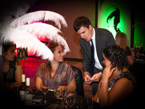 Alex Sprackling - Close-up Magician