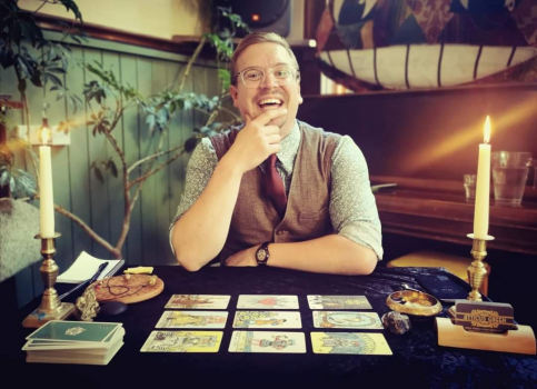 Amazing Tarot Reader Atticus Green