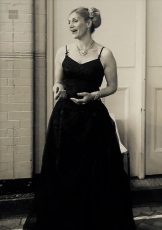 Karen England  - Photo 31