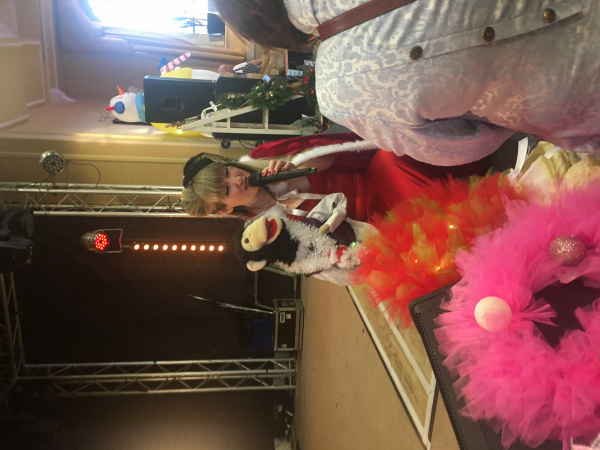 Poppy Holiday Gatsby  & Vintage Singer - Photo 2