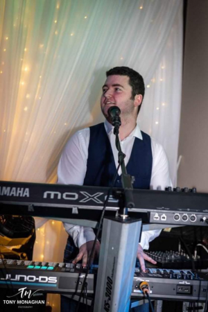 The Hitmen & Her - Photo 18