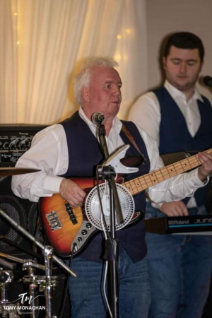 The Hitmen & Her - Photo 21