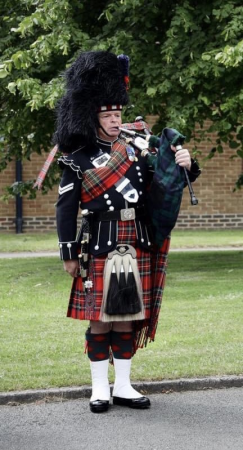 Bagpiper For Hire David McRobb - Photo 6