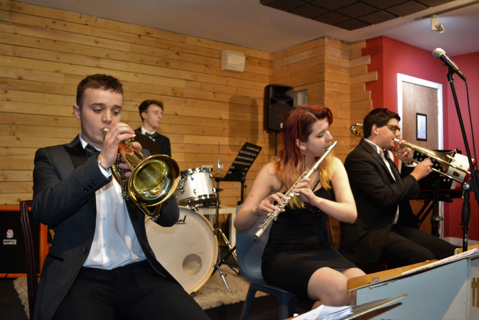 The Pint Sized Big Band - Photo 3
