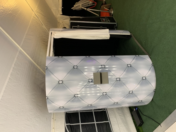 Wedding package, dancefloor booths, letters & cart - Photo 8