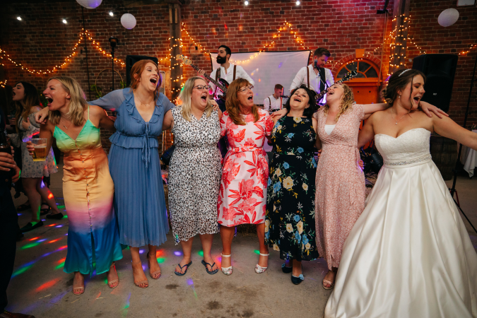 Little Lions - Photo 2