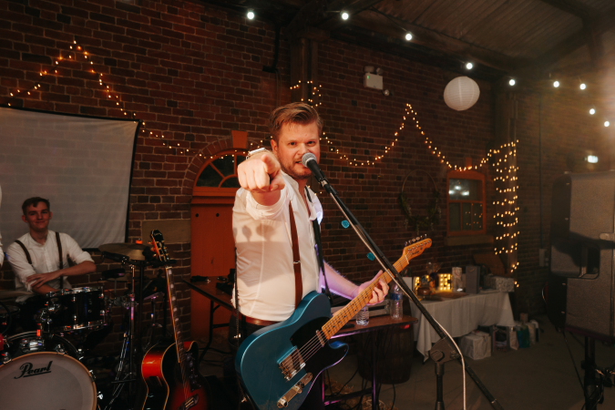 Little Lions - Photo 6