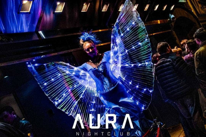 Stilt Walker, Fire Performer & LED  - Photo 5