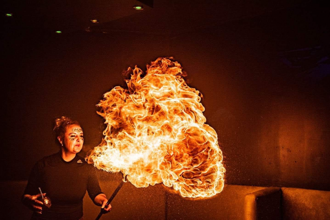 Stilt Walker, Fire Performer & LED  - Photo 11