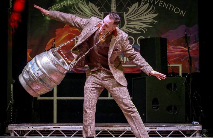 Johnny Strange - Photo 4