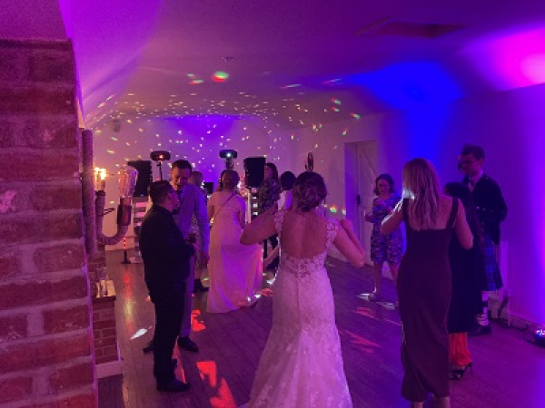 Versatile DJ Perfect For Weddings & Party Events - Photo 9