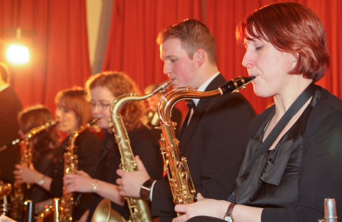 Mr Swing's Dance Orchestra - Photo 3