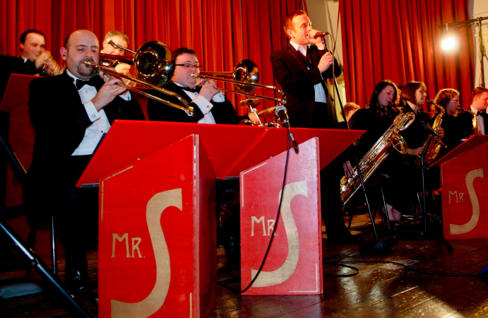 Mr Swing's Dance Orchestra - Photo 4